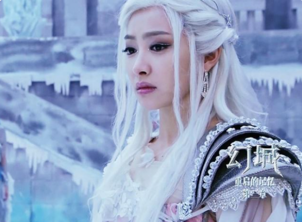 沒傾世之顏別硬演白髮女神，這6位女演員告訴你，什麼是一眼萬年