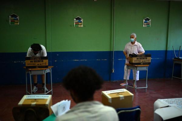 哥斯大黎加舉行總統和立法大會選舉