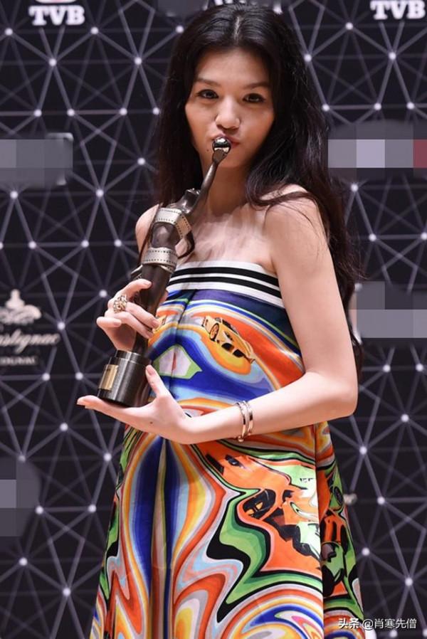 “問題少年”影后春夏：23歲奪金馬影后，29歲成為最不努力的演員