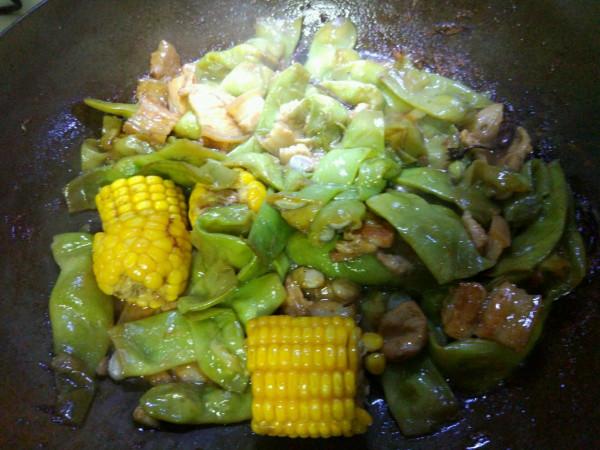 東北經典名菜亂燉大豐收，美味誘人，沒吃過一點要試試，超香