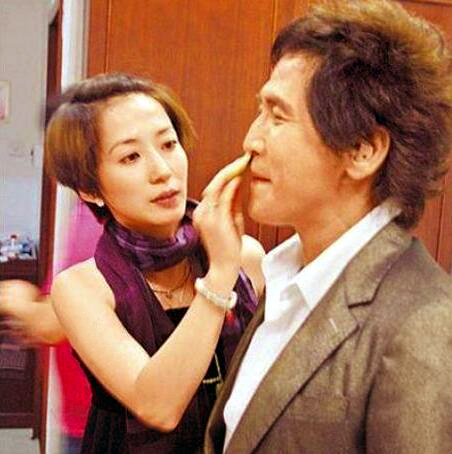 “四川女婿”齊秦：50歲娶小妻子，因為一個人愛上一個省