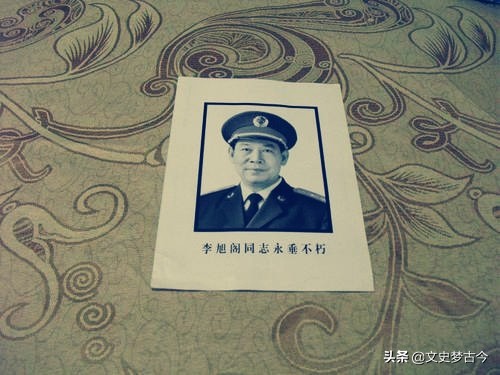 1988年恢復軍銜制，第二炮兵正、副司令員都有誰？授予什麼軍銜？