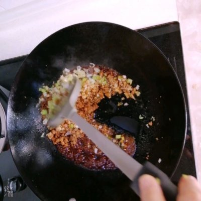 霜降到,來一鍋熱乎美味的砂鍋土豆粉,一口就能趕走深秋的寒冷 霜降到,來一鍋熱乎美味的砂鍋土豆粉,一口就能趕走深秋的寒冷