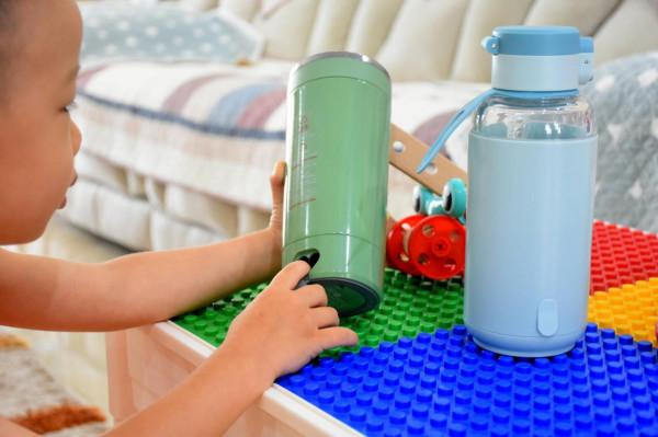 無線便攜，智慧恆溫。帶娃外出喝水、泡奶的最佳解決方案