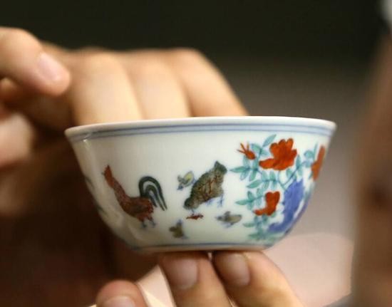 收藏大師1000元買一茶杯，60年後拍賣出2.8億元，增值30萬倍