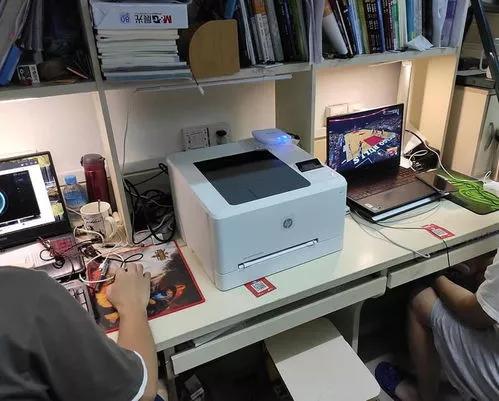 “牛人”艾貽明:高1.25米,19歲創業,22歲娶妻,34歲成億萬富豪 “牛人”艾貽明:高1.25米,19歲創業,22歲娶妻,34歲成億萬富豪