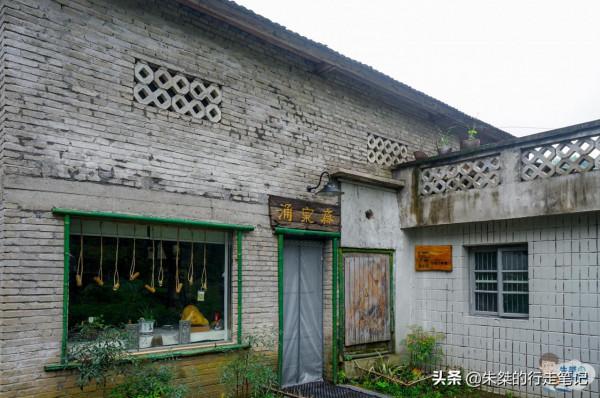 曾是頹敗的老“三線廠”今入駐近百位畫家 成安徽最具藝術的古村 曾是頹敗的老“三線廠”今入駐近百位畫家 成安徽最具藝術的古村