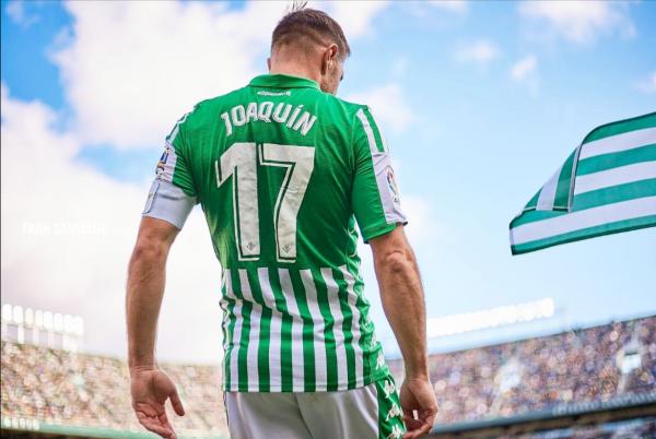 很多人的青春沒了，他們的卻沒完沒了，盤點足壇那些還在踢的名將