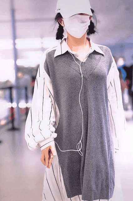 謝娜錄製完《快本》返家陪女兒過中秋節,扎雙麻花辮少女感十足 謝娜錄製完《快本》返家陪女兒過中秋節,扎雙麻花辮少女感十足