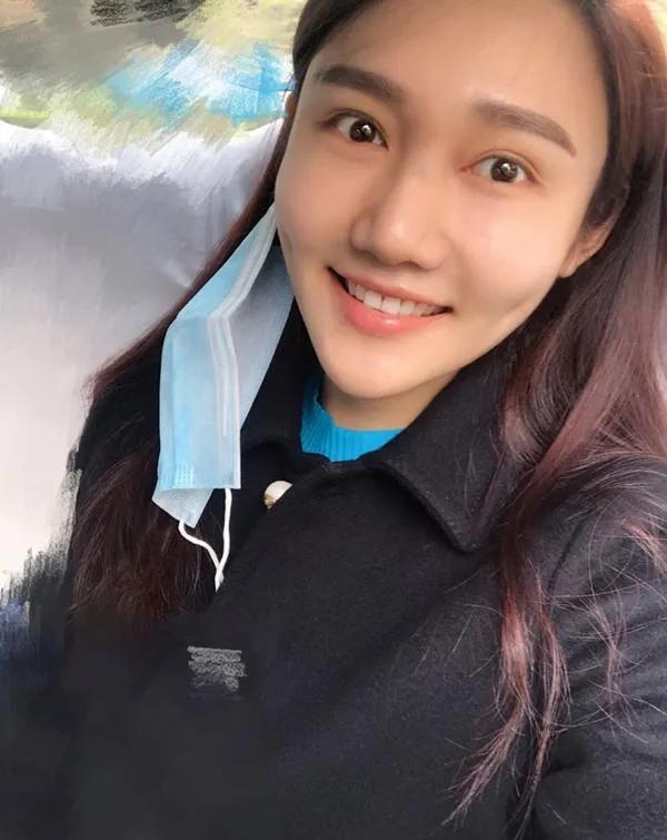 央視《詩詞大會》主持人龍洋驚豔寫真集 央視《詩詞大會》主持人龍洋驚豔寫真集