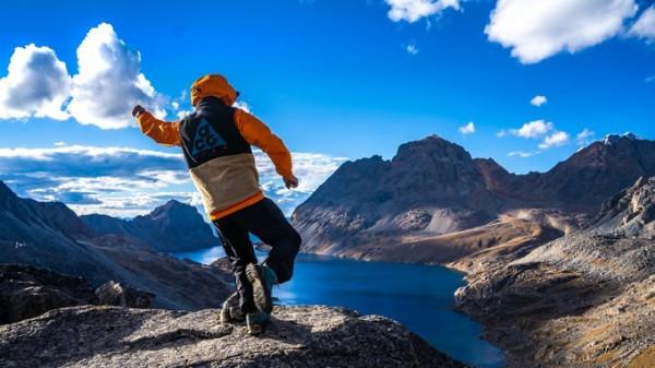 川西海拔最高最大最藍的海子——亞莫措根
