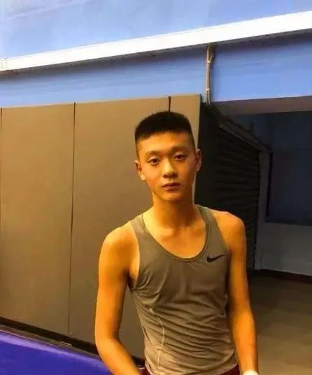 抑鬱症去世的10位明星，每一位都令人痛惜，最大47歲最小的才22歲