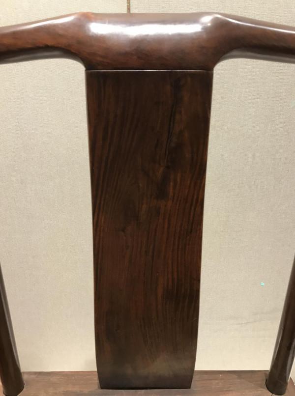 木質特徵不算典型，清黃花梨燈掛椅69萬成交