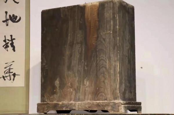 書櫃兩個,經櫃一個 書櫃兩個,經櫃一個