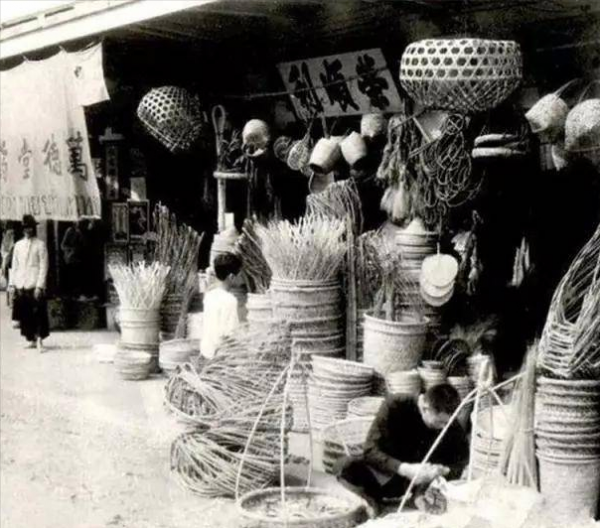 清代奇案:男子吃魚身亡,鄰居疑其妻與胖和尚有奸,知縣巧解謎團 清代奇案:男子吃魚身亡,鄰居疑其妻與胖和尚有奸,知縣巧解謎團