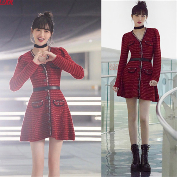 帶貨同系列針織，楊冪短衫配黑絲嫵媚，趙麗穎唐嫣穿皮靴愛甜酷風