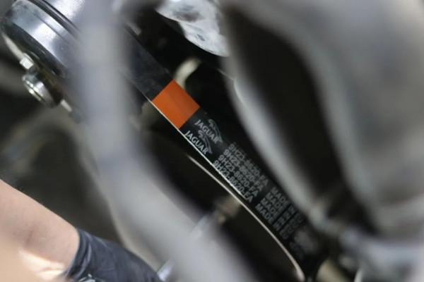 怪獸修車:翻新一輛21萬公里的路虎發現4,老爺子工地拉貨專用車 怪獸修車:翻新一輛21萬公里的路虎發現4,老爺子工地拉貨專用車