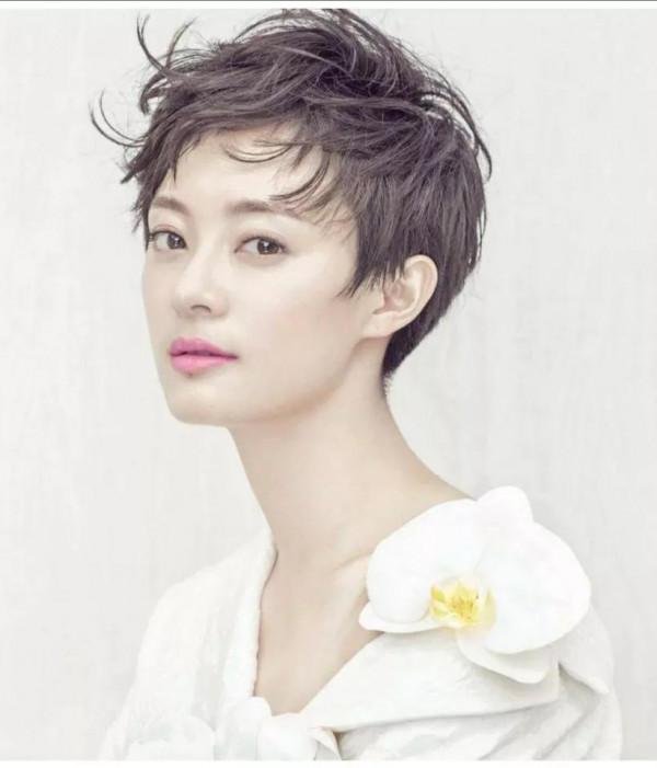 孫儷美照一冊，欣賞