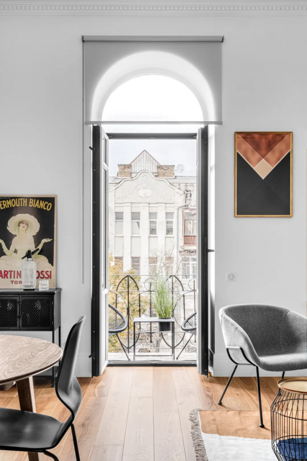 80平方兩居室裝修案例,黑白配+金屬點綴,簡約高階 80平方兩居室裝修案例,黑白配+金屬點綴,簡約高階