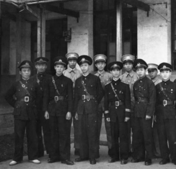 女特工蕭明華：犧牲32年後葬入八寶山，墓碑僅刻三個字：歸來兮