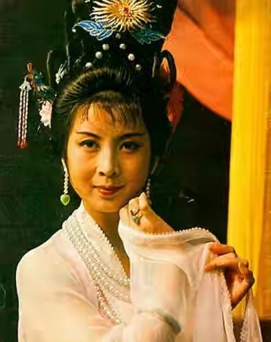 80年代當紅女星吳海燕，人稱“上影一枝花”，如今過得怎麼樣了？