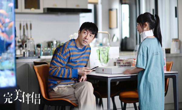 《完美伴侶》四集過後,喝名酒,住豪宅,這種夫妻劇有何意義 《完美伴侶》四集過後,喝名酒,住豪宅,這種夫妻劇有何意義