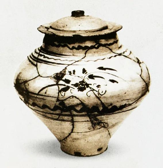 紀年銘文-明磁州窯褐地劃“永樂貳拾壹年”花卉紋梅瓶影象研析