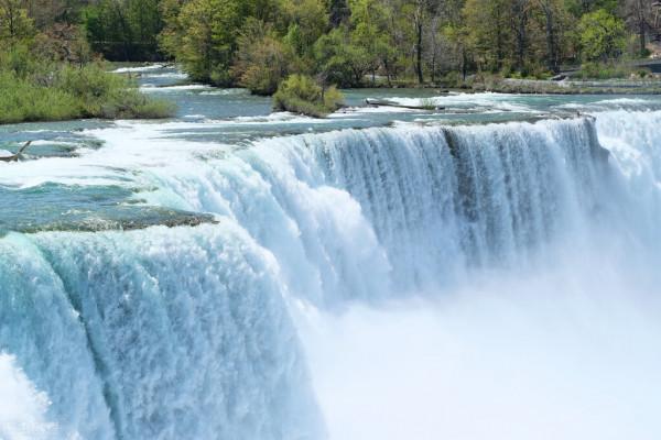 大自然之美——瀑布
