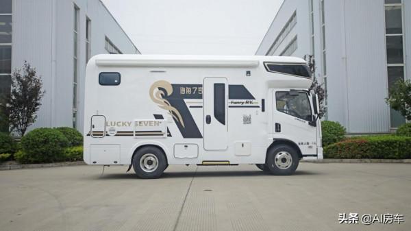 C2駕照開的大眾輕卡房車!2.8T動力+6T承載,帶獨立廚衛和5人床 C2駕照開的大眾輕卡房車!2.8T動力+6T承載,帶獨立廚衛和5人床