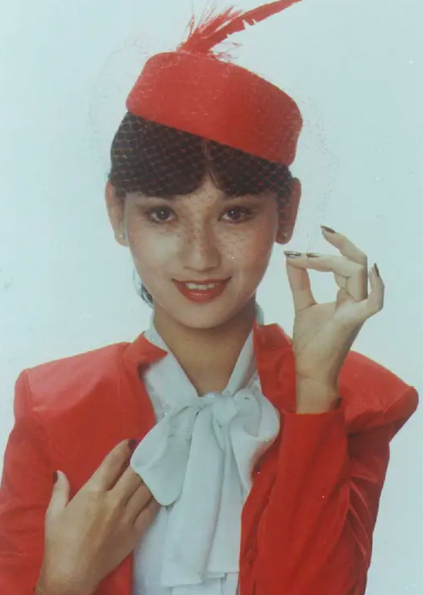 空姐、養豬工人、護士,這10位明星的第一份工作都和演戲沒關係 空姐、養豬工人、護士,這10位明星的第一份工作都和演戲沒關係