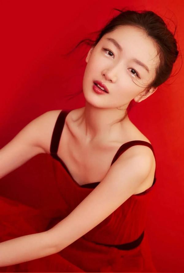 周冬雨看時間長了,也挺耐看 周冬雨看時間長了,也挺耐看