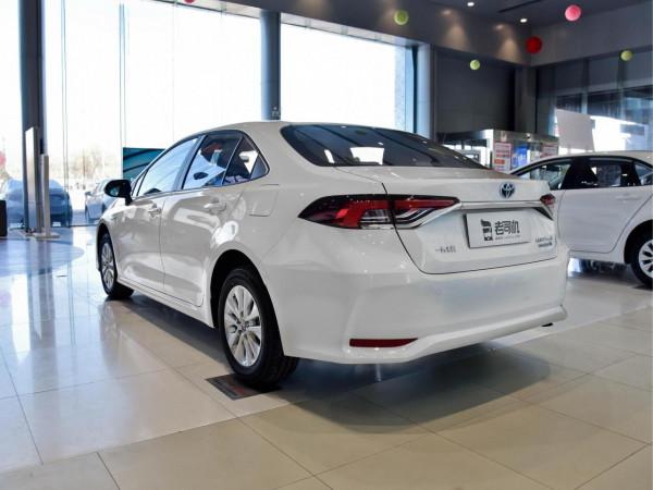 4L油耗三廂合資車，三大件皮實耐用能加92號油，帶你看豐田卡羅拉