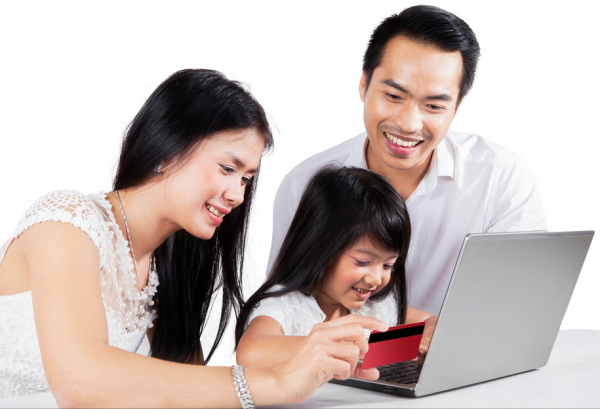 大叔養殖東北黑蜂，一年只需工作半個月，收穫超過一千五百萬元