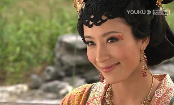 真正的美人，即使演丫鬟也能搶女主風頭，陳紅的紫鵑比林黛玉還美