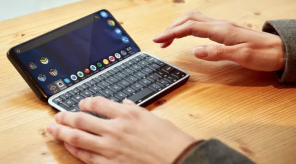 側滑全鍵盤設計，Planet Astro Slide 5G釋出