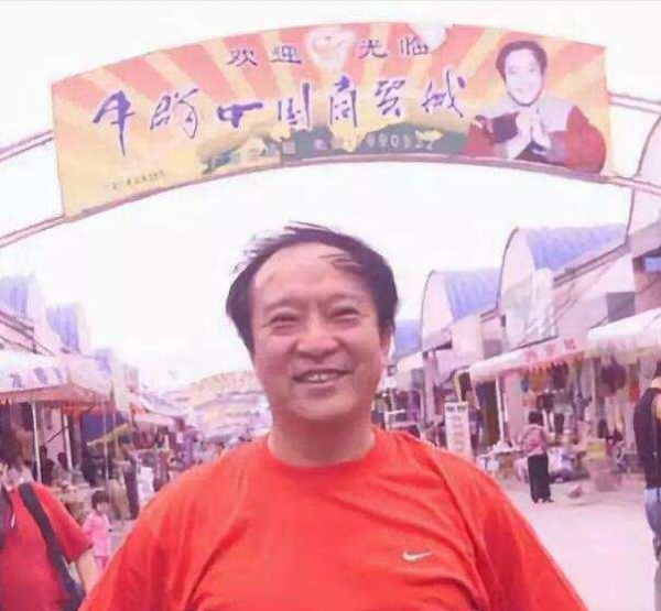 &OpenCurlyDoubleQuote;瞎折騰&rdquo;牛群：拋下馮鞏當縣官，卸任後，做夢都想跟馮鞏合作