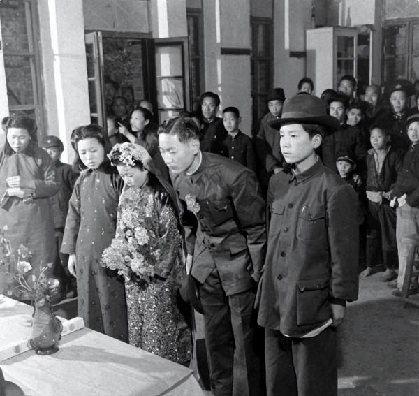 1931年，少將張行忠住院，見一名護士眼熟，事後得知是自己的妻子