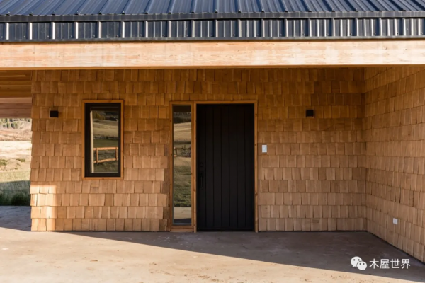 風景與陽光在屋裡匯合，原野中的 Haus III木屋住宅
