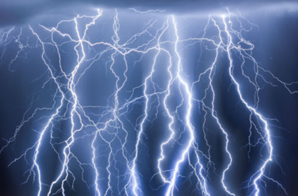 軍官10年間被雷劈中3次，死後4年墳墓再次被劈，他做了什麼事？