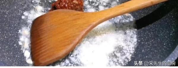 今天分享幾個小技巧~讓你做的水煮肉片也和外面飯點一樣口感嫩滑 今天分享幾個小技巧~讓你做的水煮肉片也和外面飯點一樣口感嫩滑