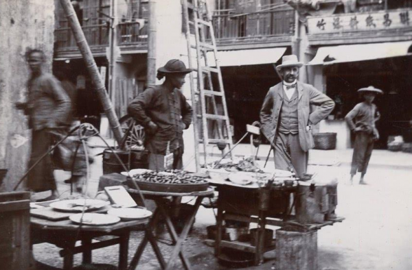 美國水手砸死了一個廣州女人，且拒不承認，中國官員的處理太霸氣