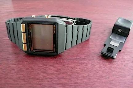 1999年他用305元購買了一塊手錶，22年後價格漲到32萬