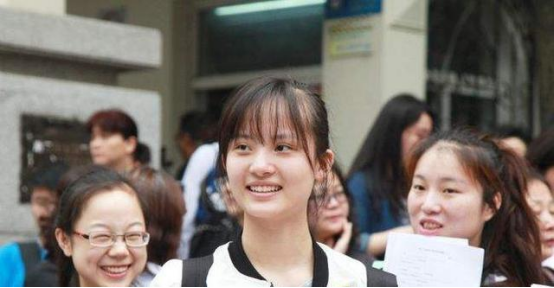 明星字跡大比拼，趙今麥被誇字如其人，張藝興的字非常可愛