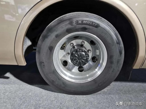 中巴車也可以很豪華——比亞迪C6純電動客車 中巴車也可以很豪華——比亞迪C6純電動客車