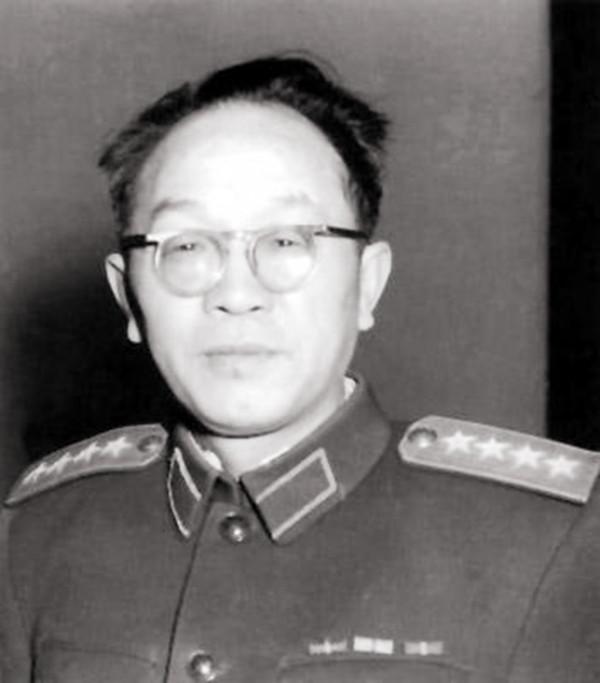 1955年授銜時，總參謀部各位負責人都是誰？被授予什麼軍銜？