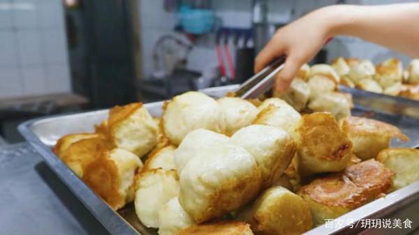 山東大叔30年只賣一種小吃，1.5元一個皮脆餡大，日賣上萬沒問題