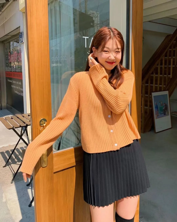 針織衫 +5件下裝，上班上學照著穿好看又時髦