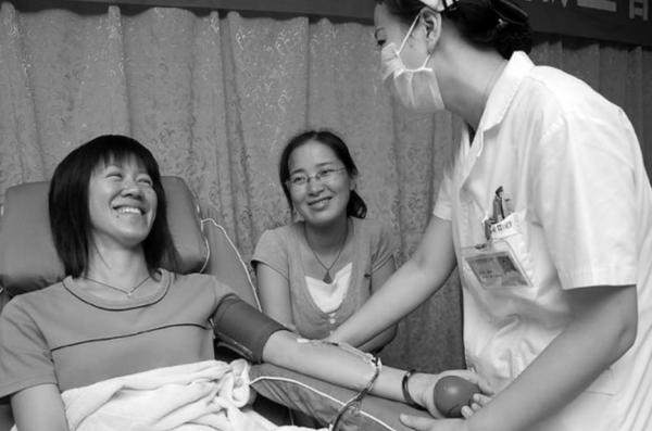 15年前，那個高考763分、背癱瘓父親上學的女孩，後來過得好嗎