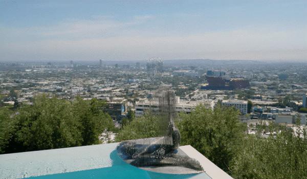 3.5億山頂豪宅佔地2.2畝 屋主竟然為豪車建了個展廳