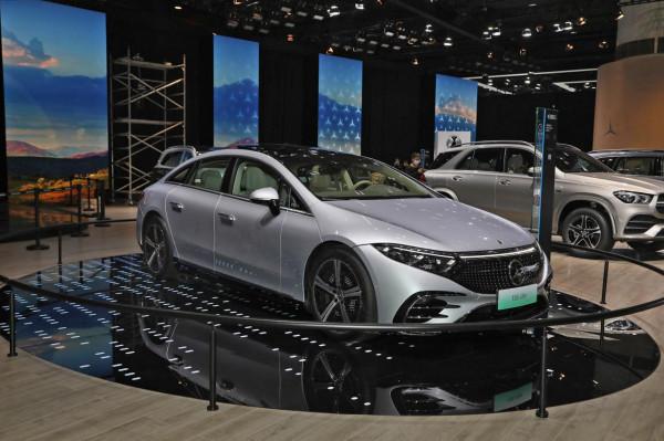 新車 | 售價107.96萬元起，最高續航849公里！賓士EQS正式上市